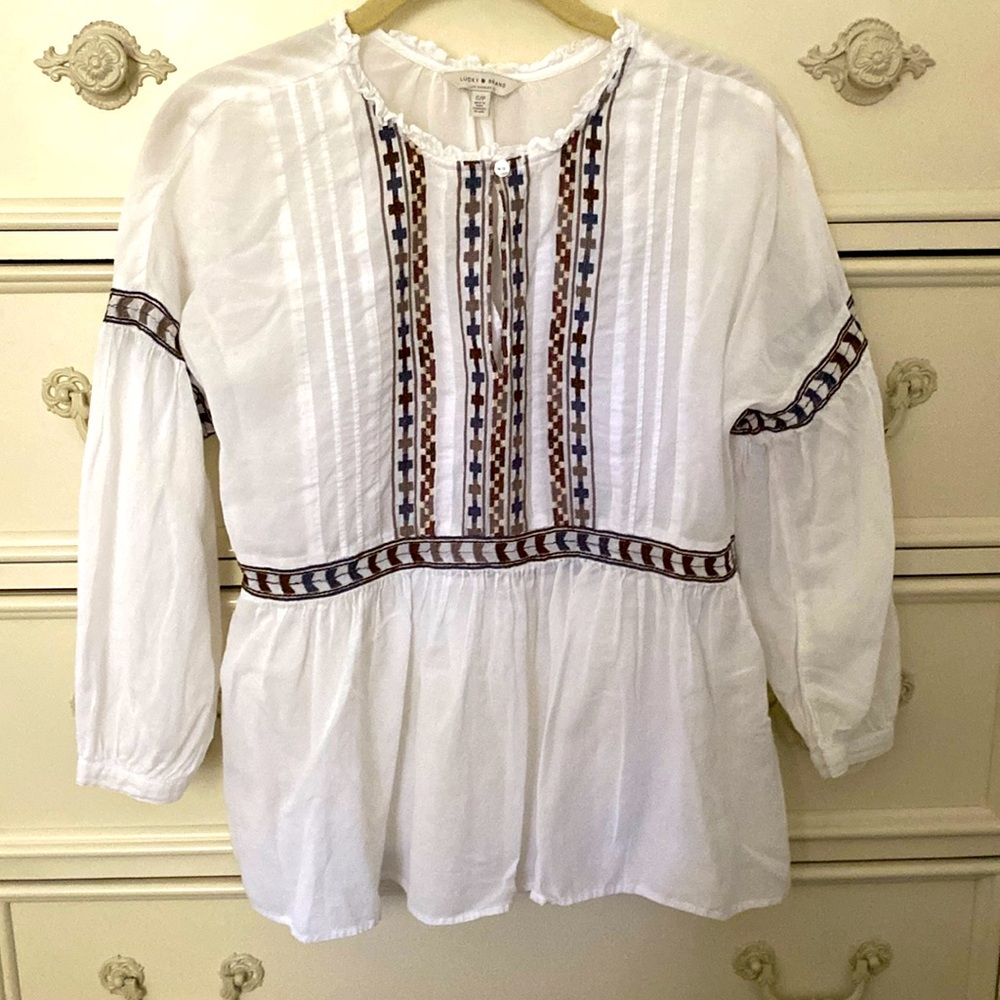 Sheer white embroidered top with 3/4 sleeves Womens S